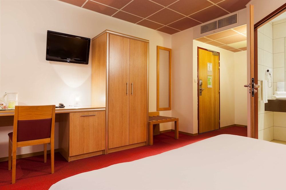 غرفة قياسية بسرير مزدوج، Hotel Campanile Metz Nord - Talange 4/10