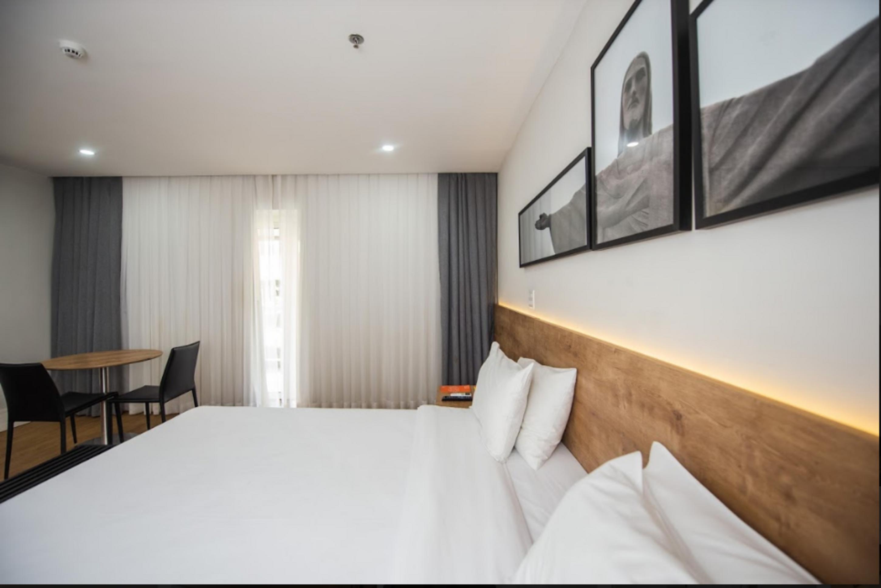Deluxe, Double Bed, B&B HOTEL Rio de Janeiro Copacabana 2/4