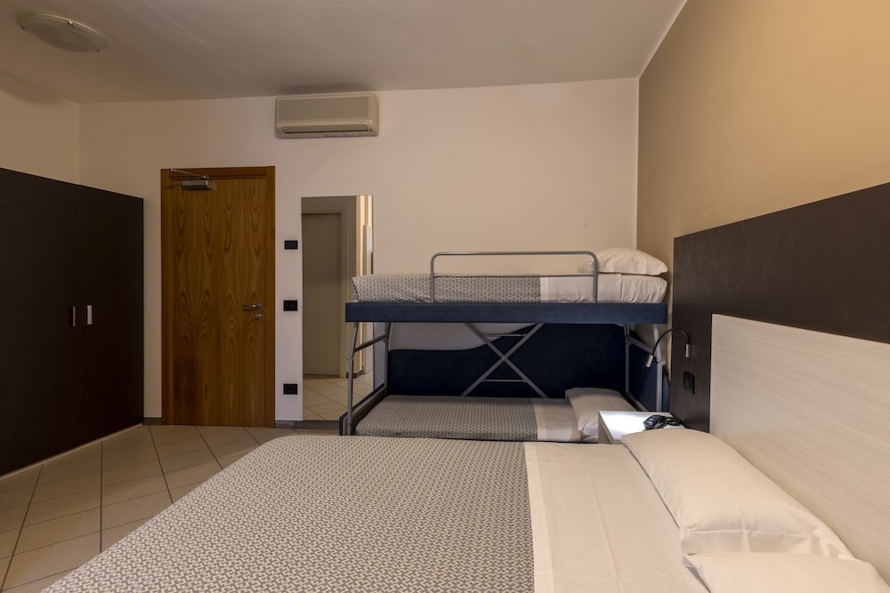 Hotel La Tavernetta 25/77