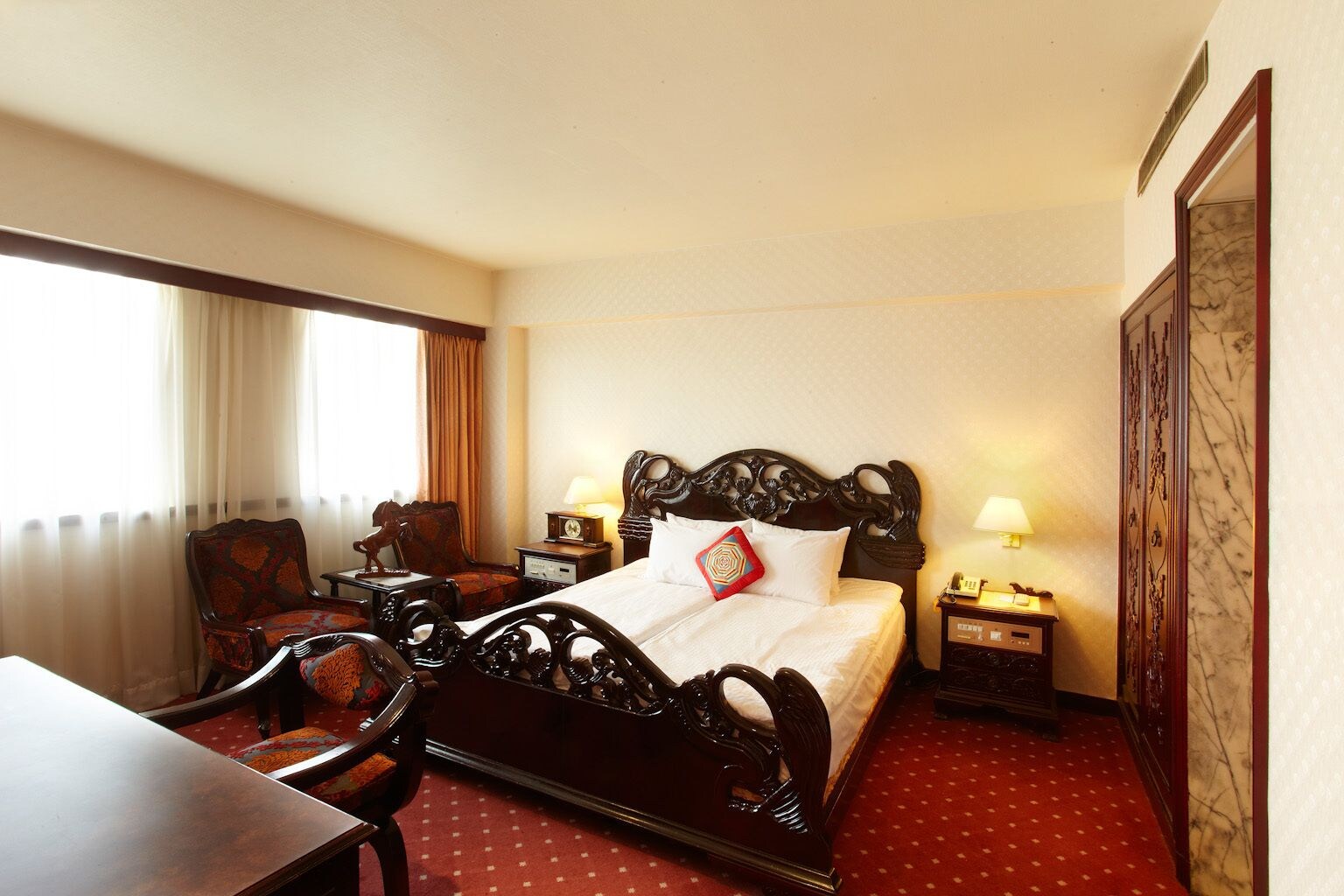 Suite, King Bed