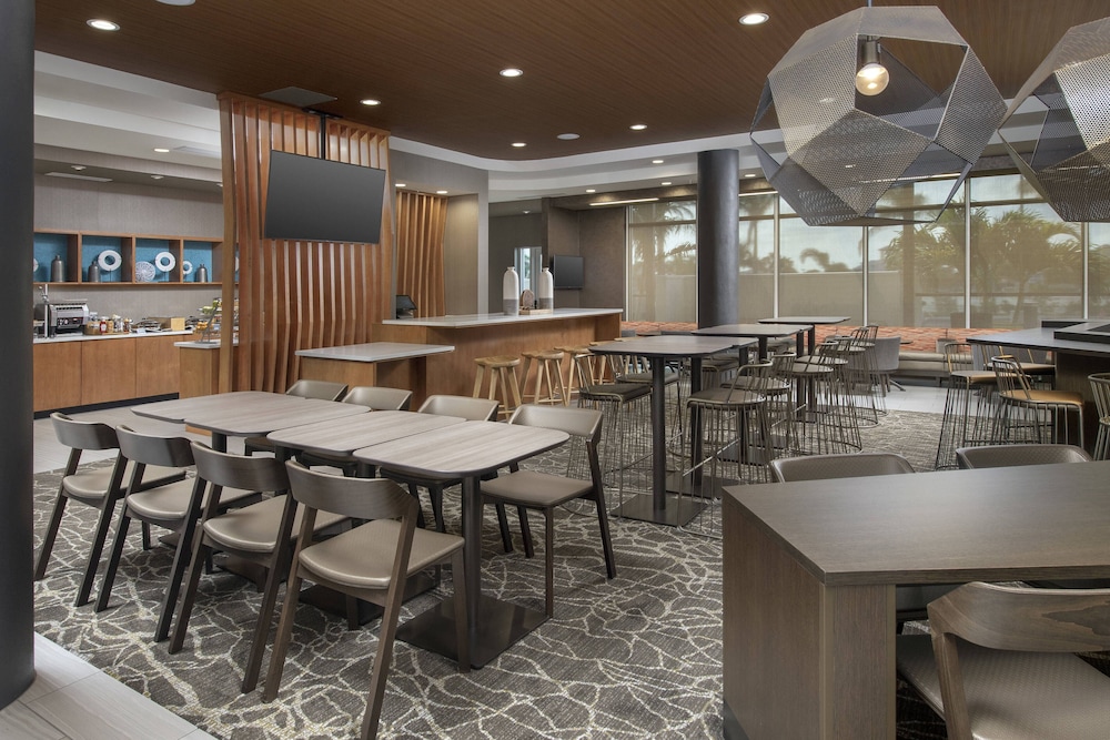 SpringHill Suites by Marriott Punta Gorda Harborside 27/35