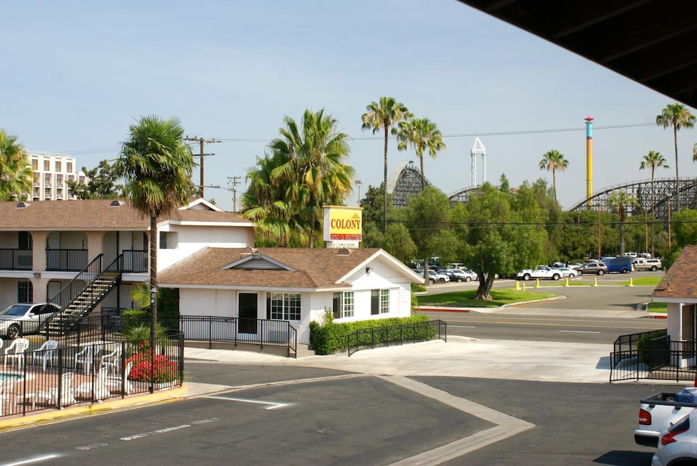 Colony Inn Buena Park 57/64