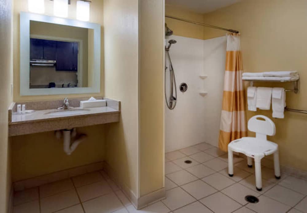 Towneplace Suites By Marriott Jacksonville 11/28