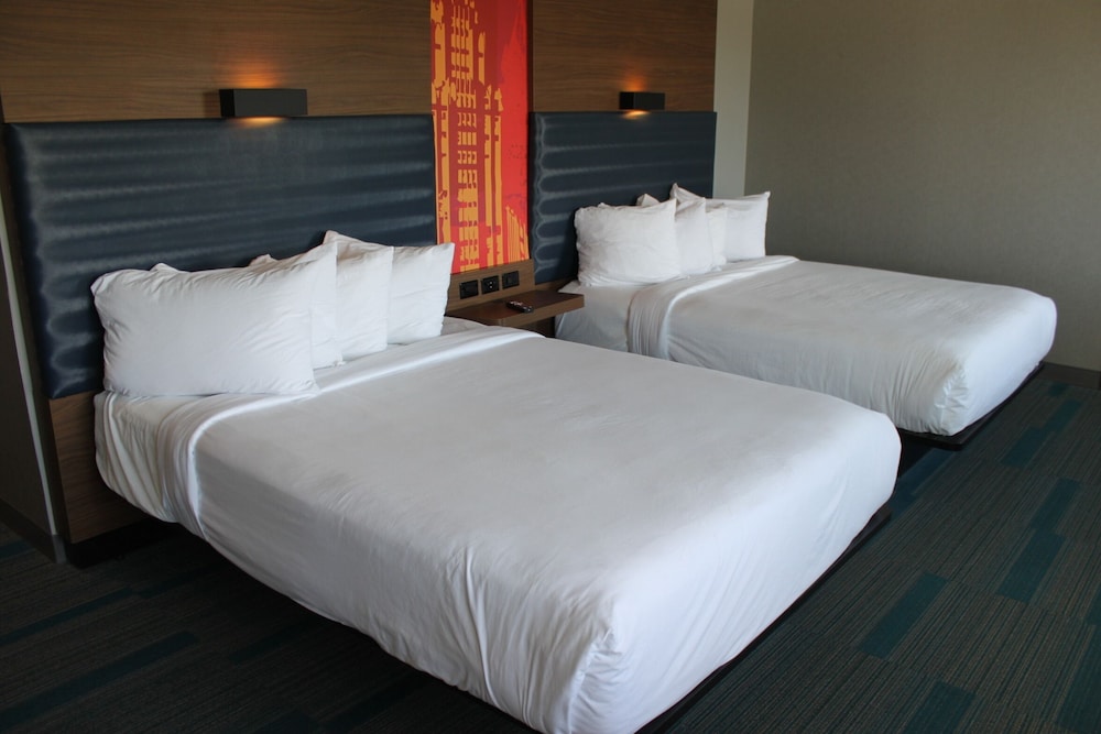 Aloft, Premium, 2 Queen Beds, Corner، Aloft Syracuse Inner Harbor 3/5