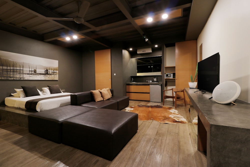 Clio Apartments 13/45