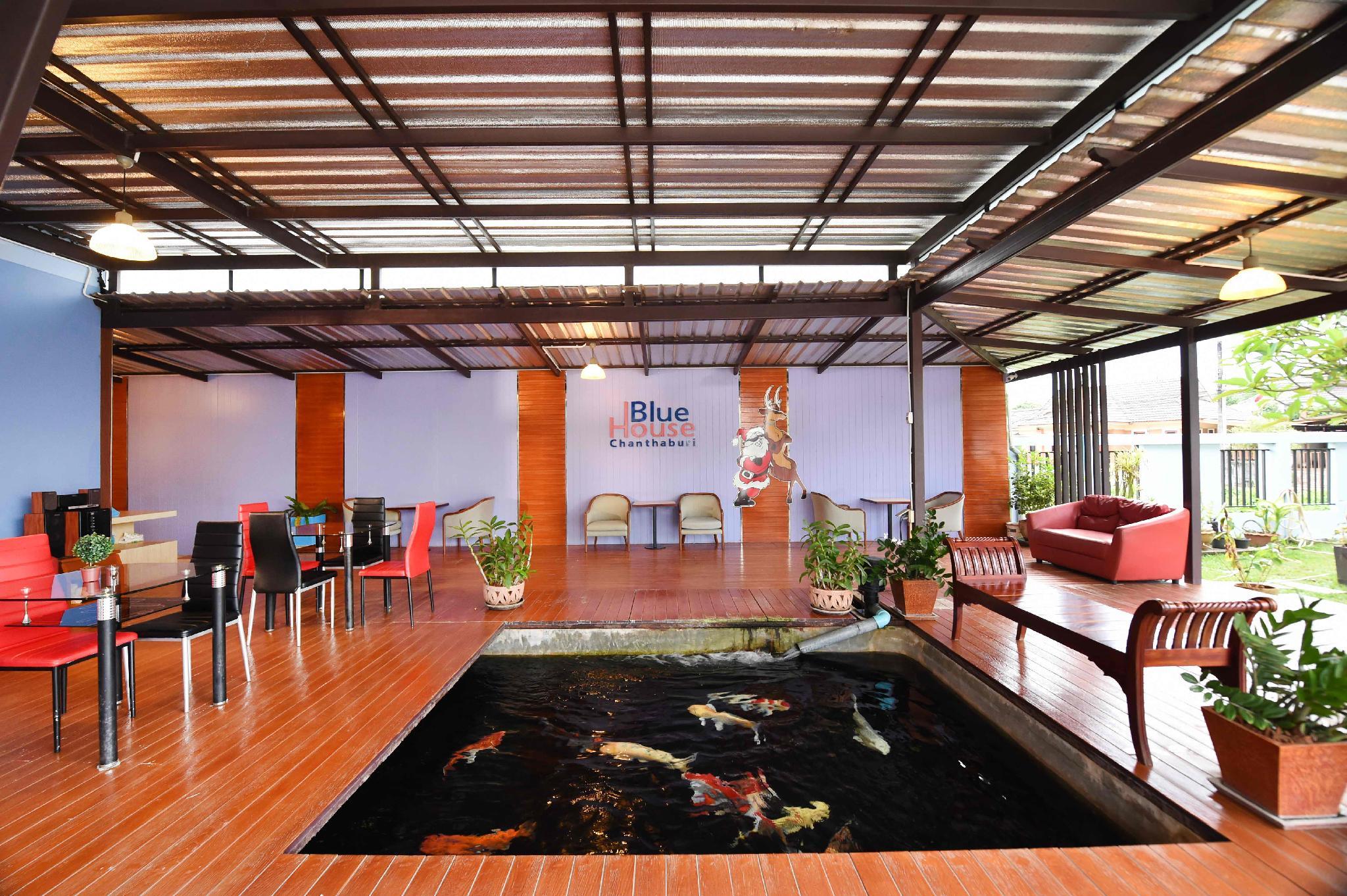 Bluehouse Boutique 46/54