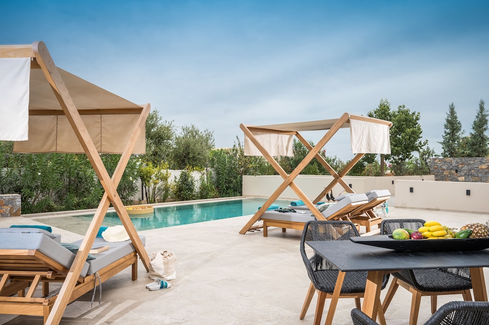 Grace Villas Collection Adult Only 18 + 143/149