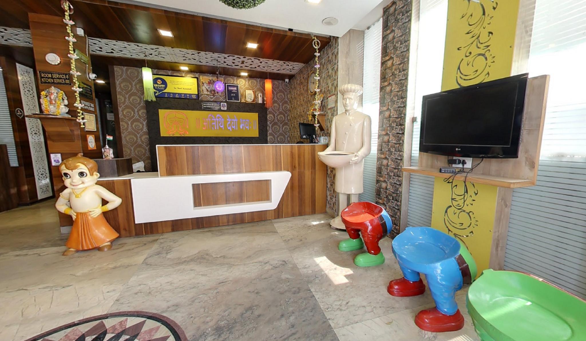OYO Rooms Bani Park Bhrigu Marg 7/54