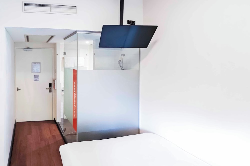 Double Room with an internal view 3/7