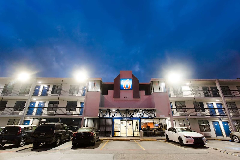 Studio6 Houston, TX - Medical Center NRG Stadium photo5