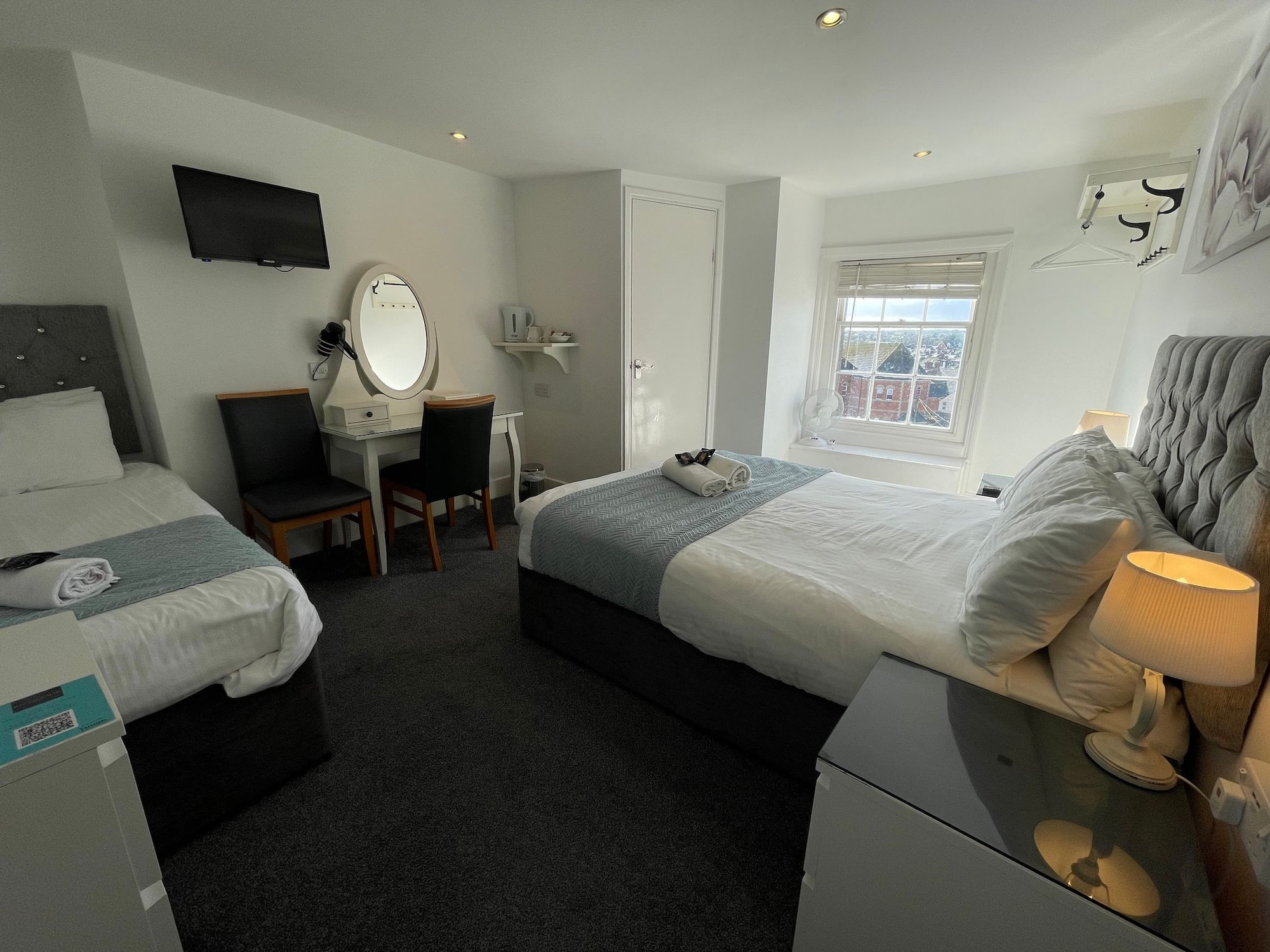 Silver, Family, 1 Double and 1 Single Bed، The Jubilee Hotel 4/10