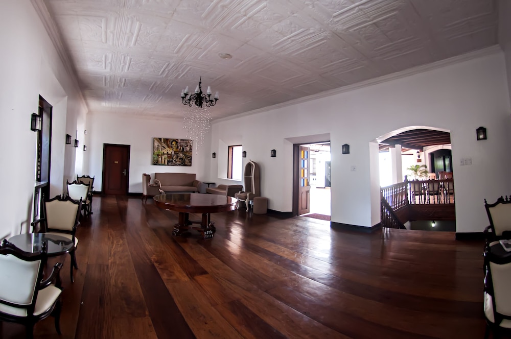 Vigan Plaza Hotel 56/71