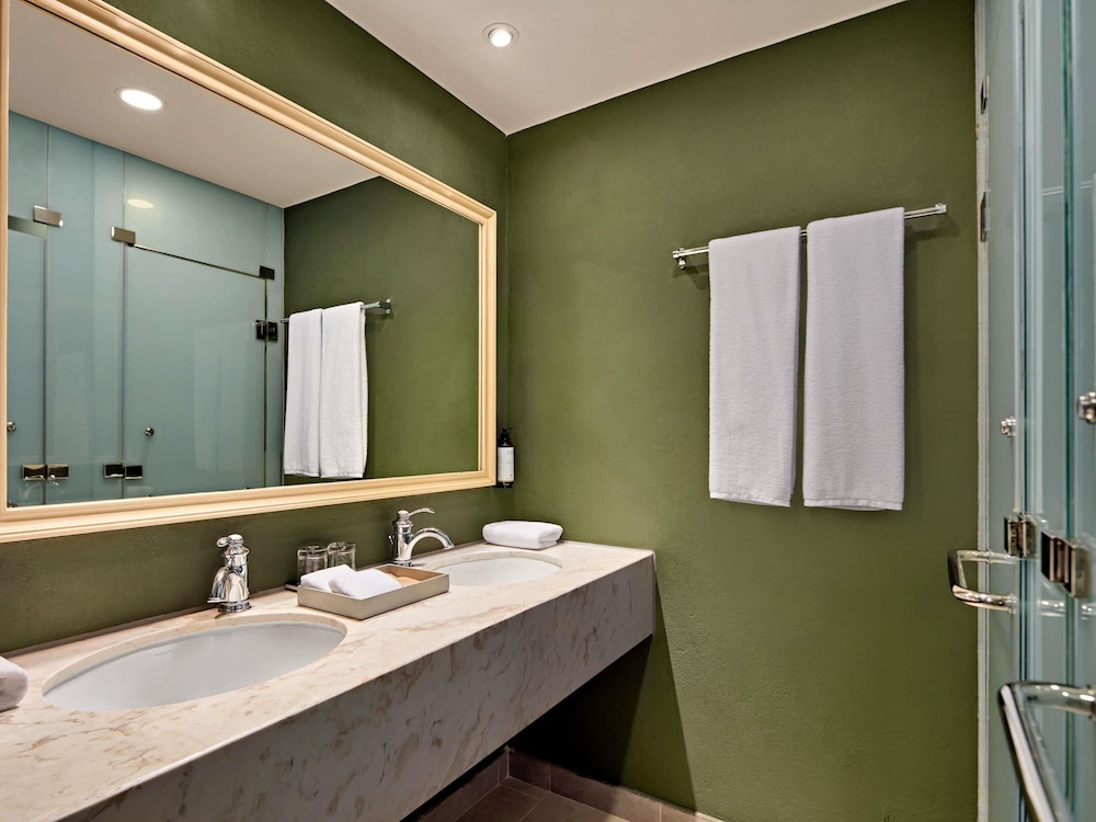 Mercure Danang French Village Bana Hills 73/73