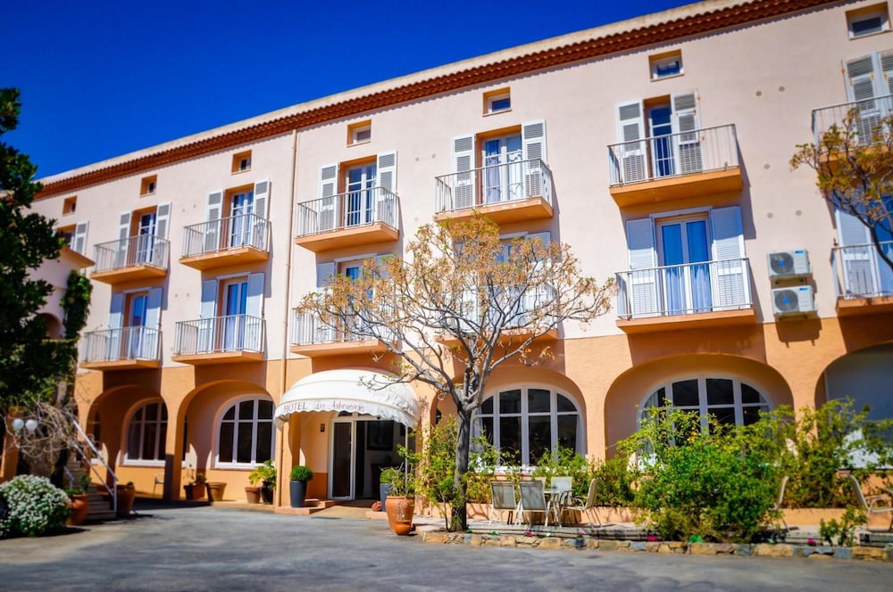 Hôtel Les Arbousiers 2/68
