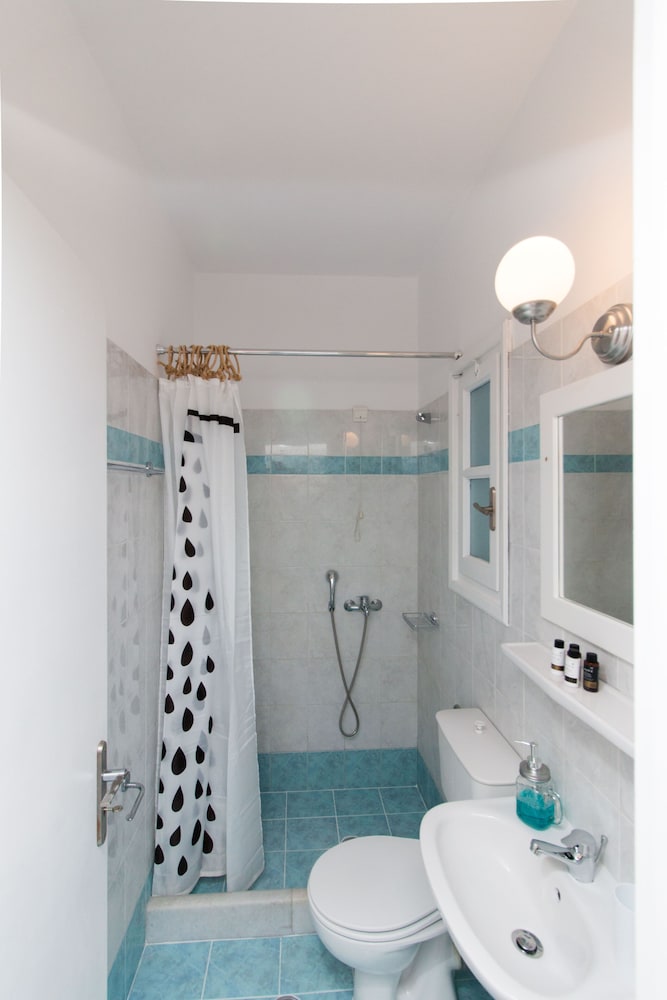 1 BEDROOM, DELUXE, DOUBLE OR TWIN BED