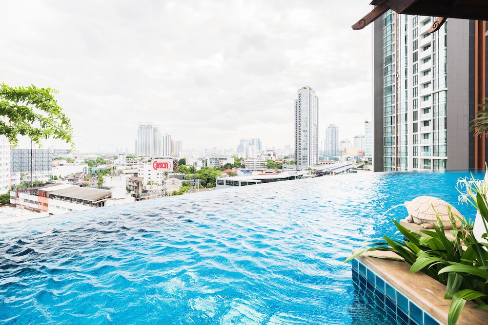 Sky Walk Residences (Ex. Bangkok Sky Walk) 65/73