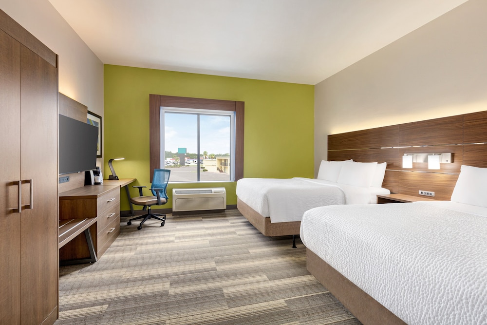 Standard, 2 Queen Beds, Accessible