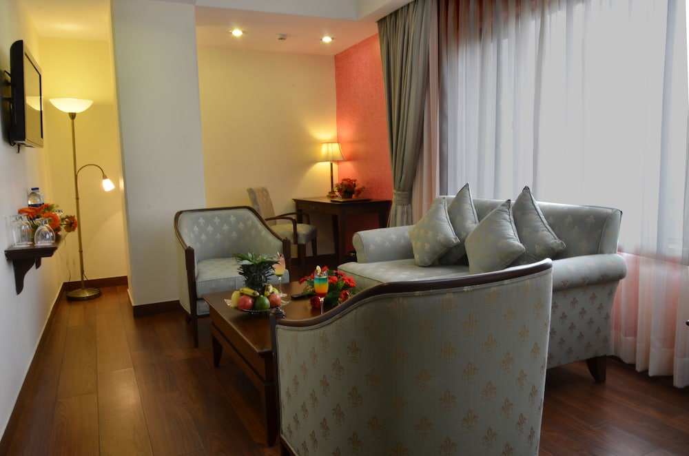 Le Lac Sarovar Portico 30/56