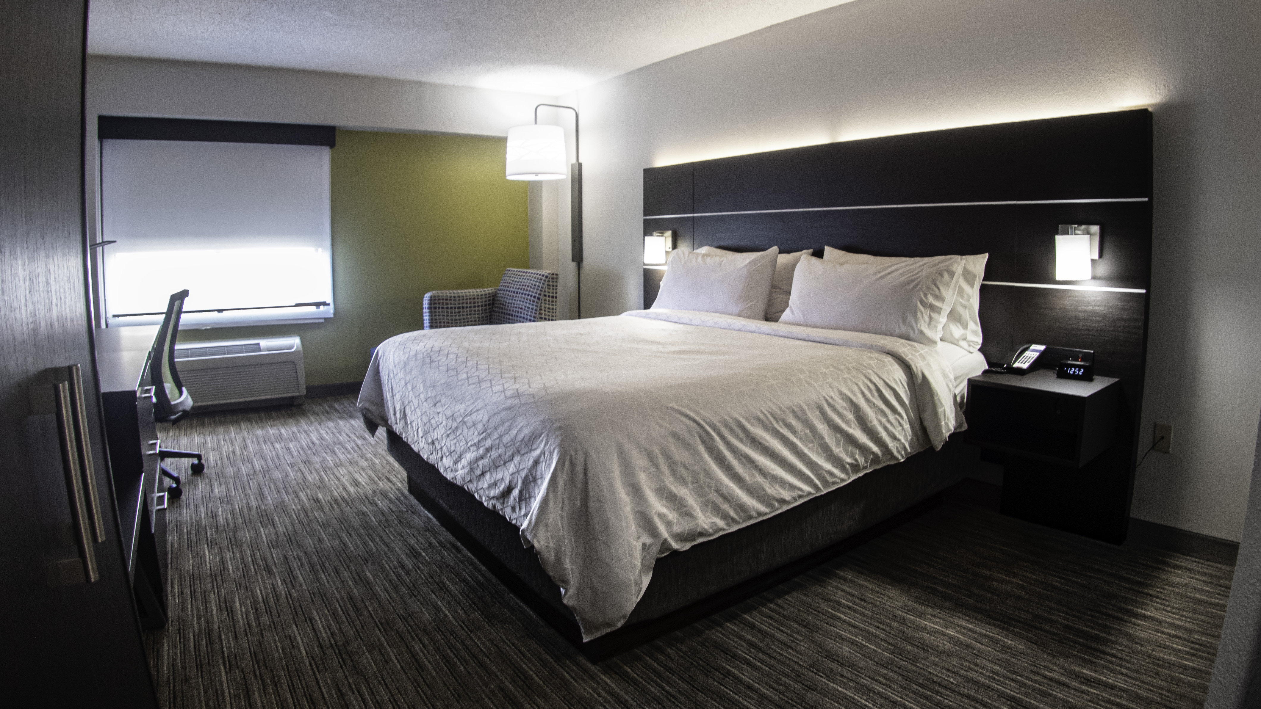 Holiday Inn Express Hotel Suites Charlotte Concord I 85 20/58