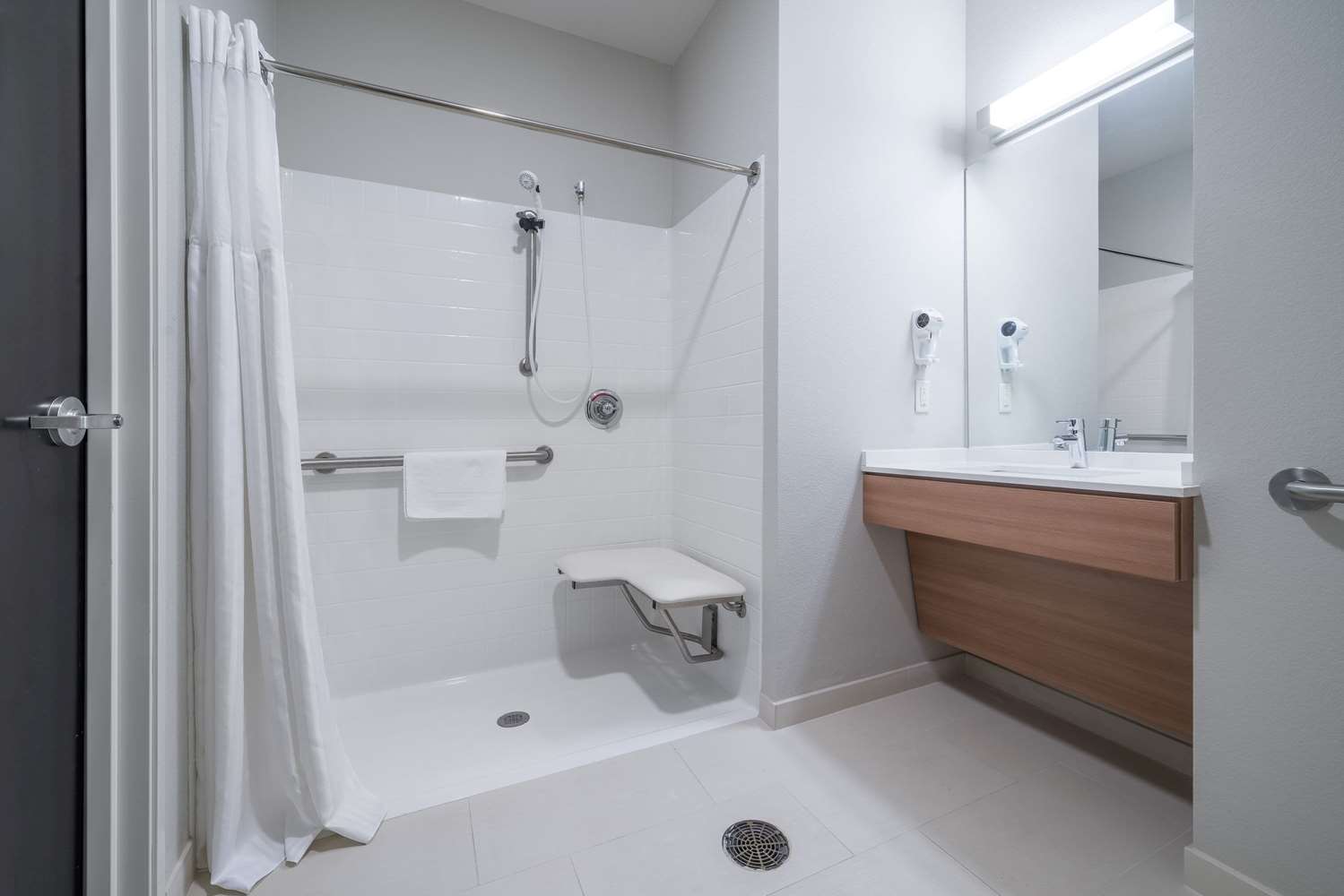 Microtel Inn And Suites By Wyndham Moorhead Fargo Area 39/39