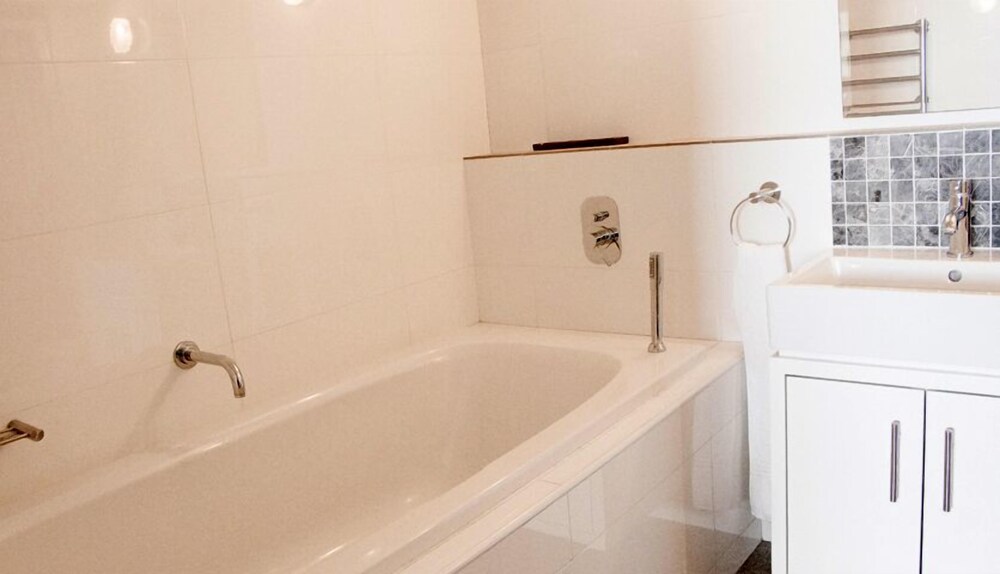 ITC Hospitality Group Penthouse 2 Bedrooms Cartwright s Corner 37/38