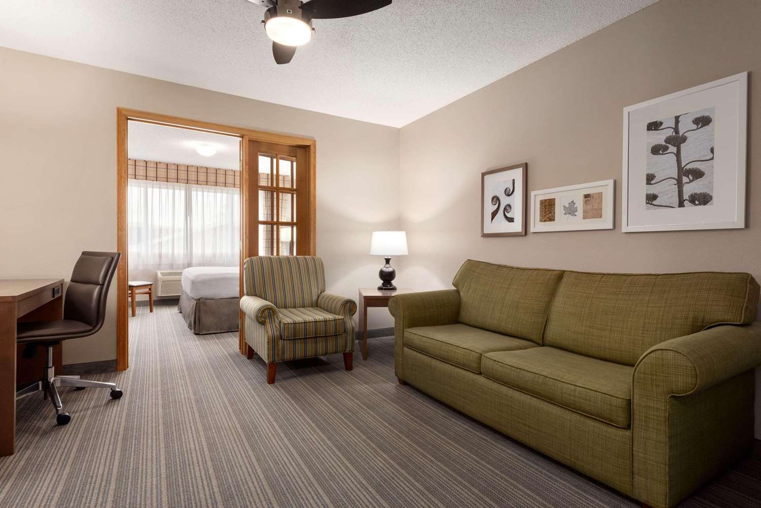 Country Inn and Suites By Radisson Baxter MN 8/22