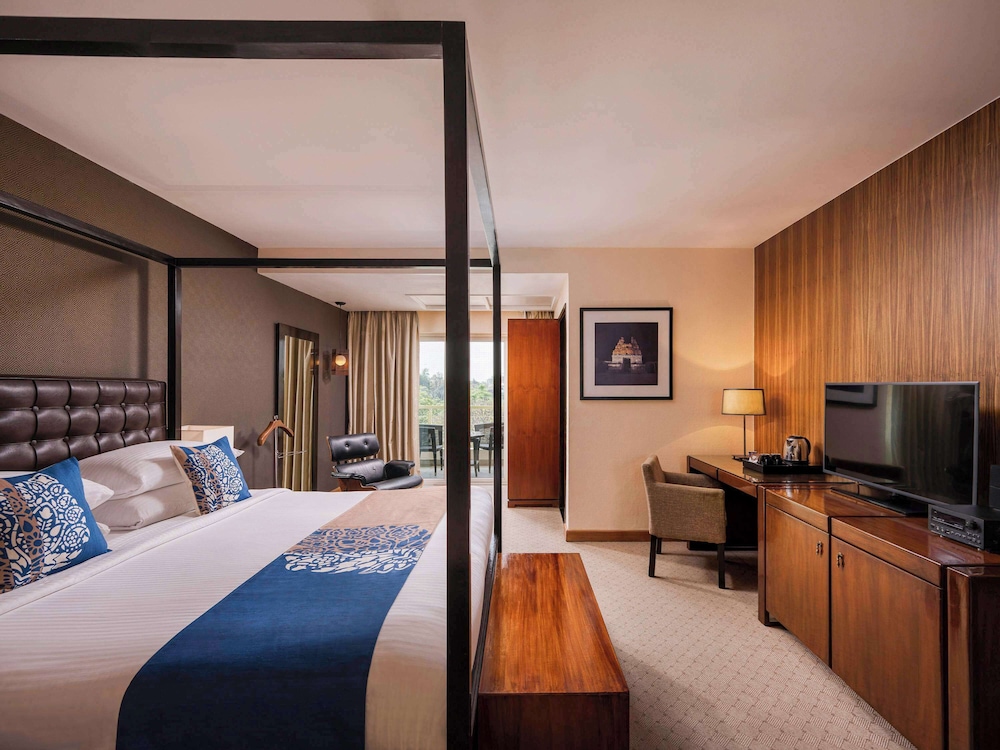 جناح بسريرين مزدوجين بشرفة بغرفتي نوم، Grand Mercure Bangalore An Accor Hotels Brand 4/10