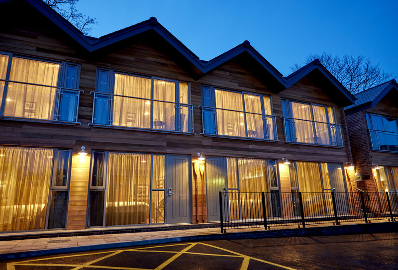 The Boathouse & Riverside Rooms 2/32