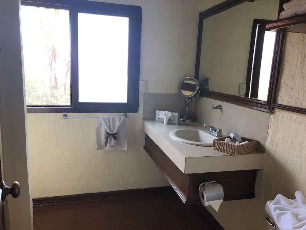 Villa San Jose Hotel And Suites 50/50