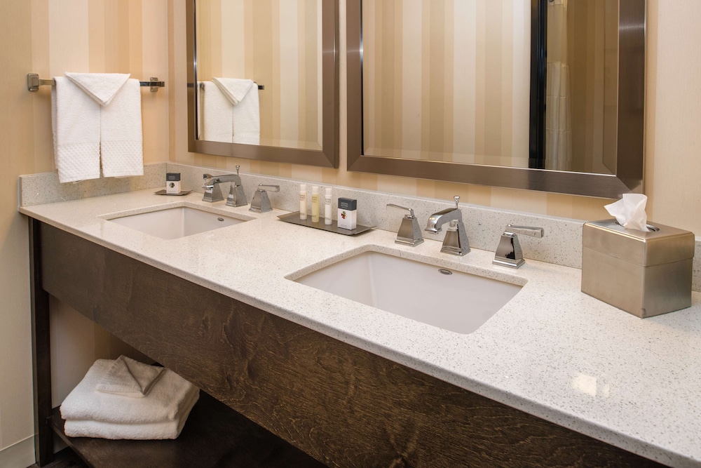 DoubleTree by Hilton Portland - Beaverton 17/17