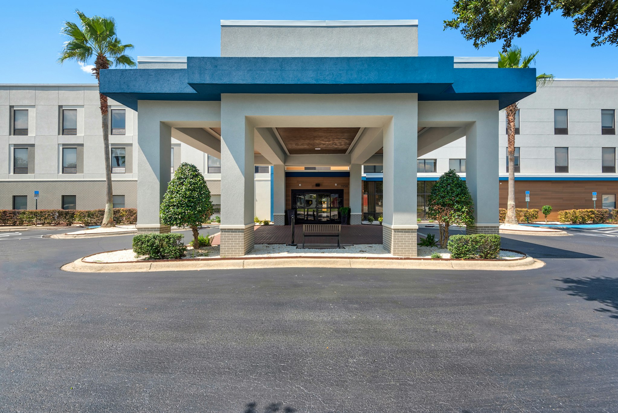 Hampton Inn Suites Pensacola I 10 North At University Town Plaza 52/57