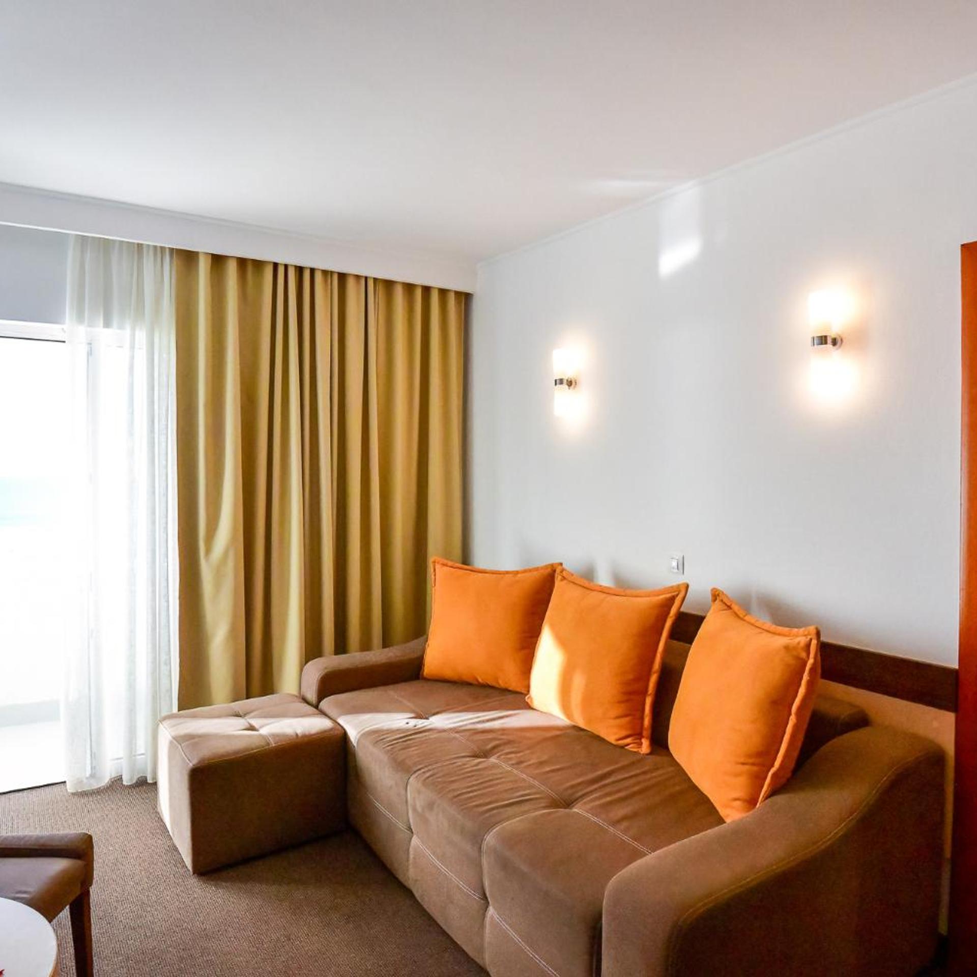 Superior, Suite, Sea Front, Sofa, Junior Suite Building، Zenith Hotel - Conference And Spa - Mamaia Resort 3/6
