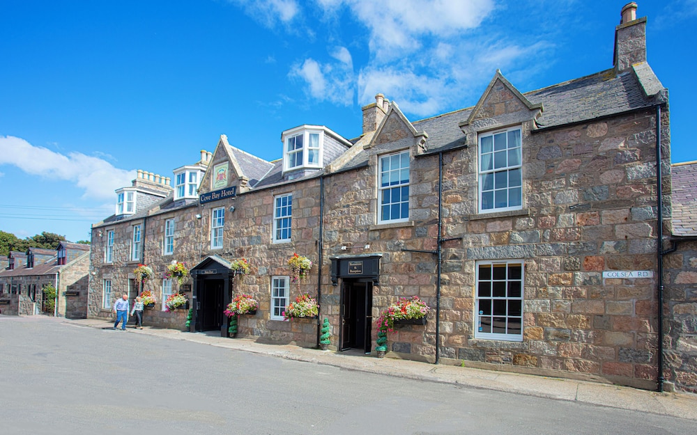 Cove Bay Hotel 57/60