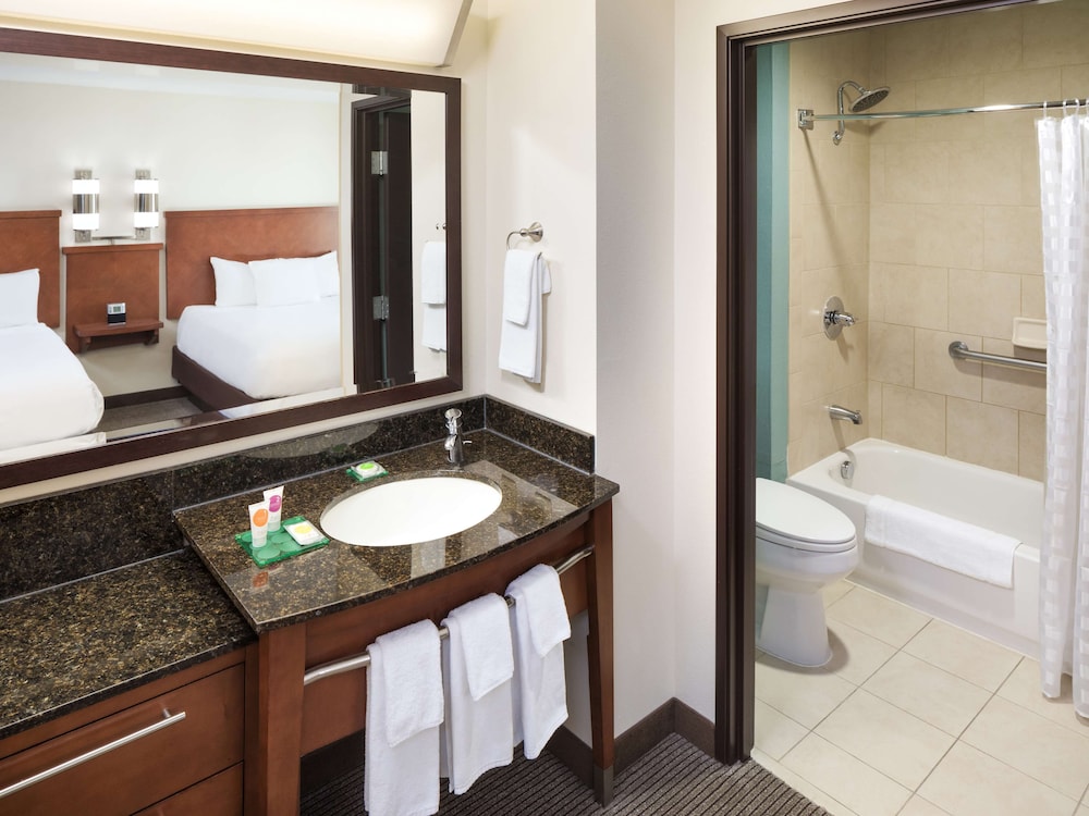 Hyatt Place South Bend / Mishawaka 18/20