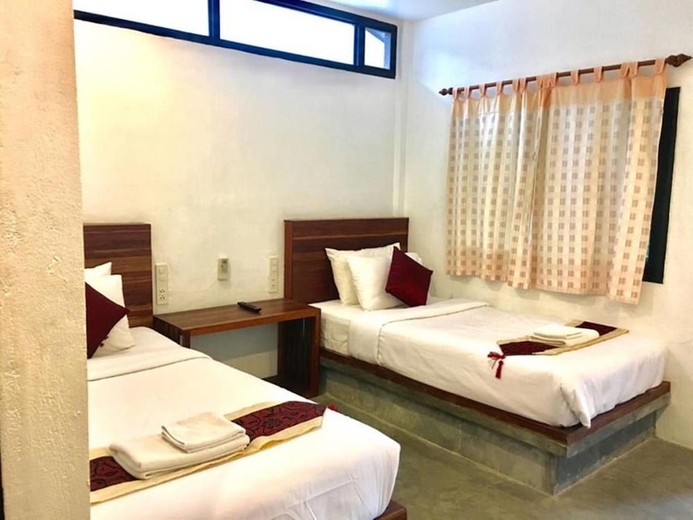 Sunshine Beach Resort 16/100