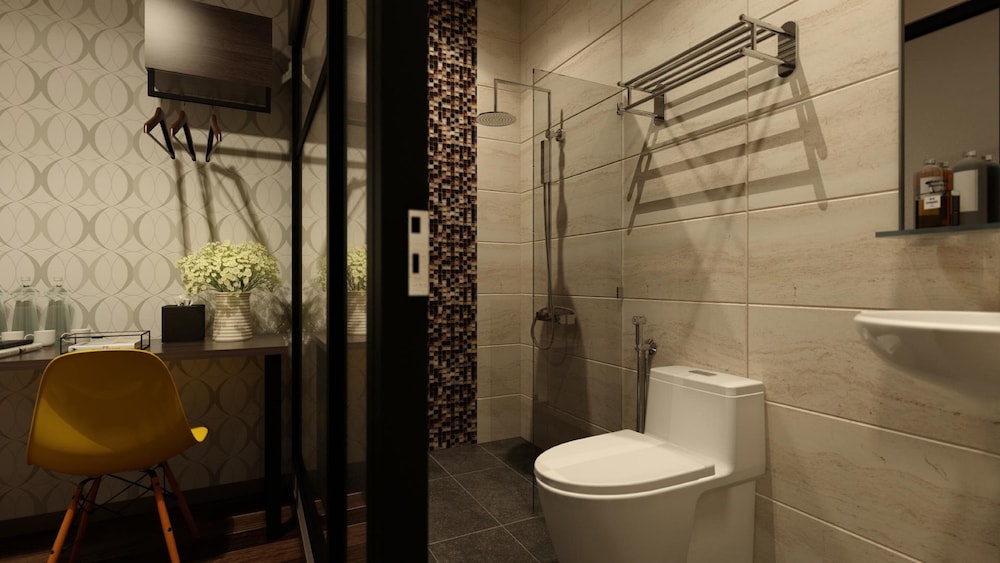 The Square Hotel 56/62