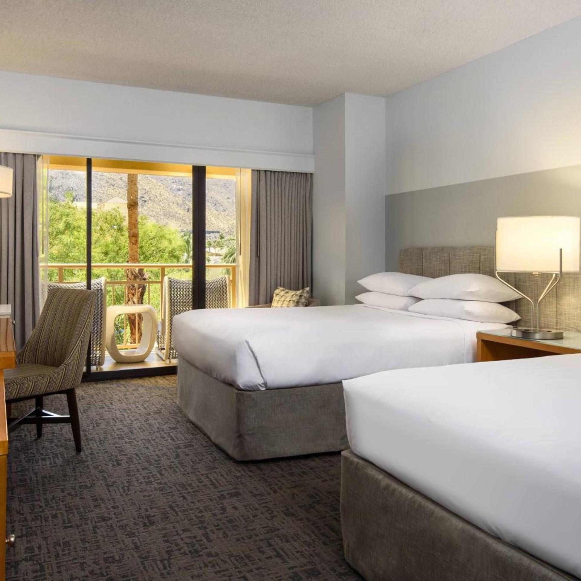 Room, 2 Queen Beds, Pool View