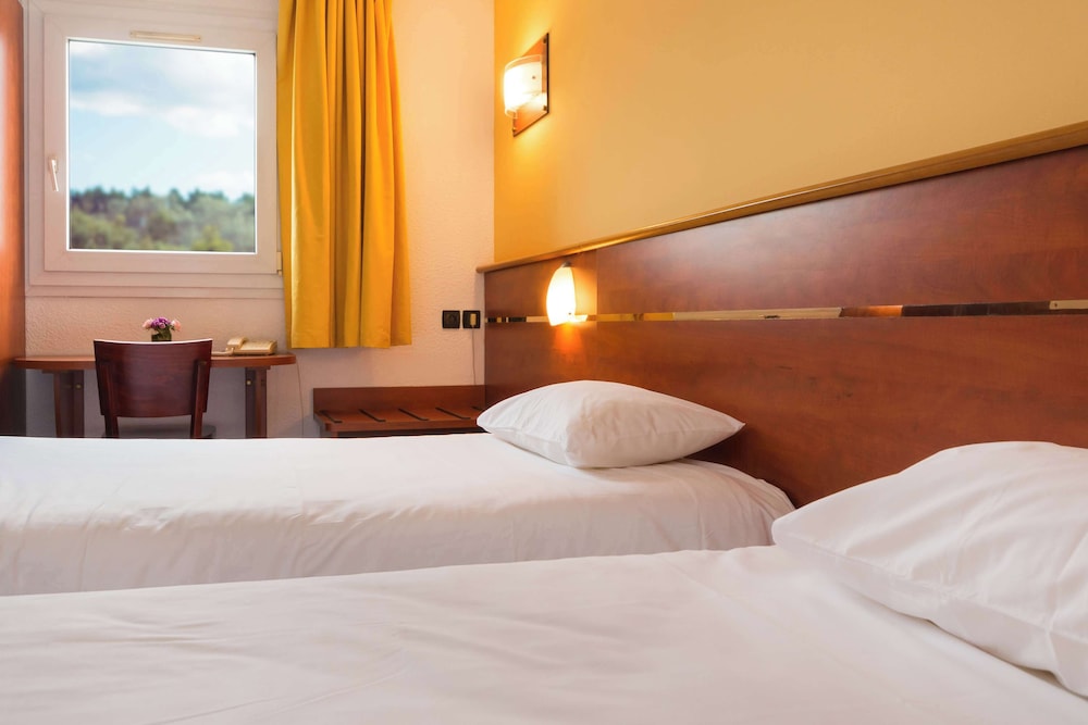 Brit Hotel Rennes Cesson - Le Floreal 15/66