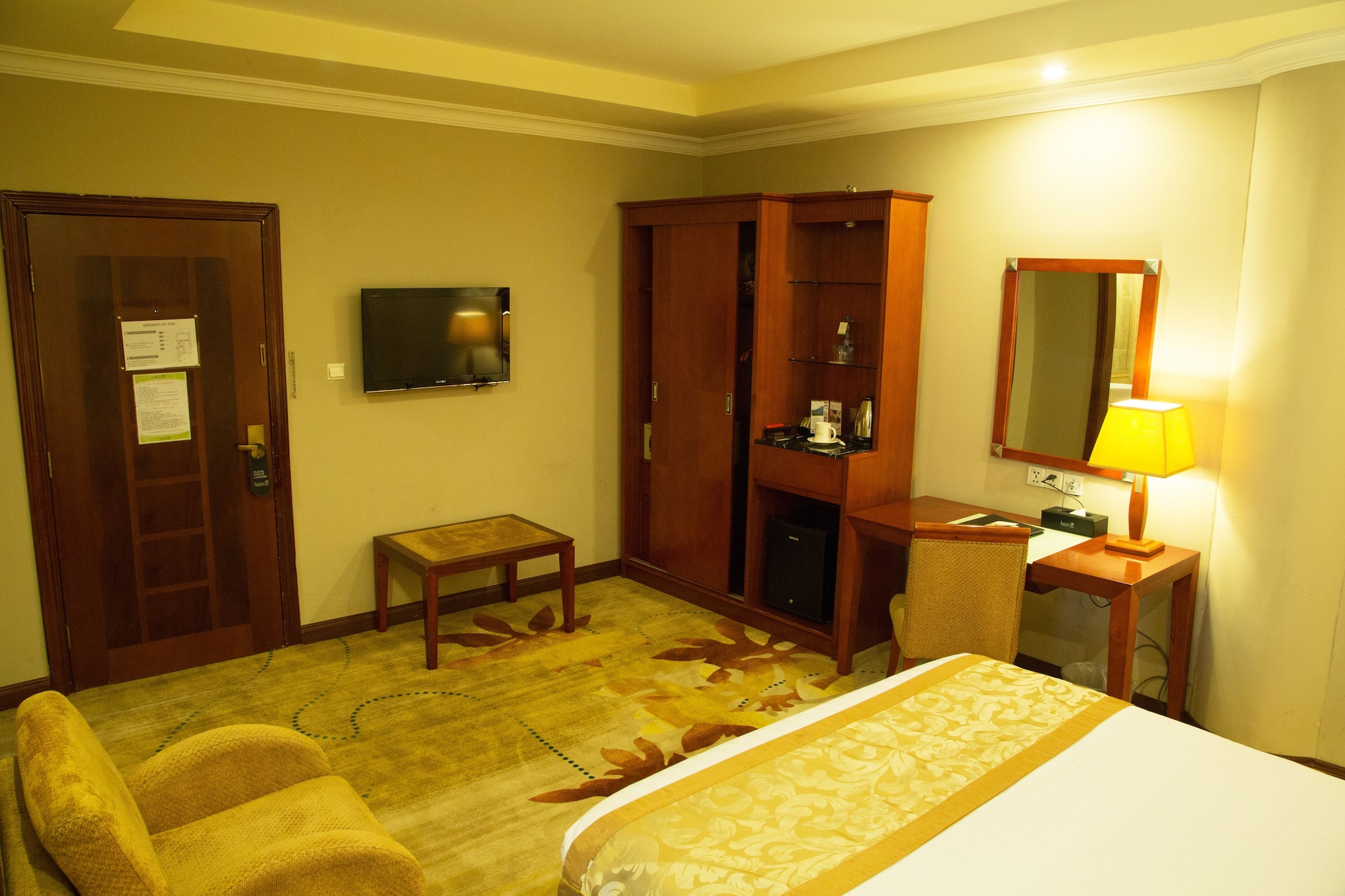 STANDARD ROOM