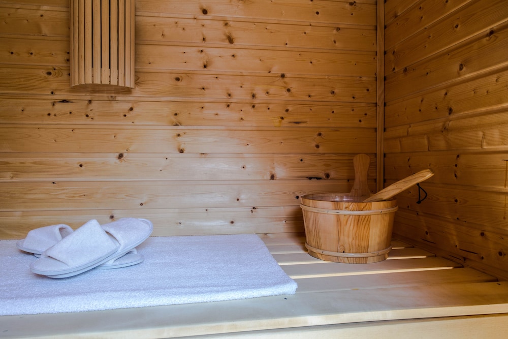 swimming pool spa