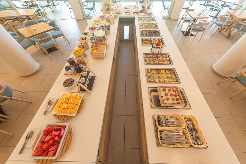 Hotel Sissy Kamena Vourla 28/50