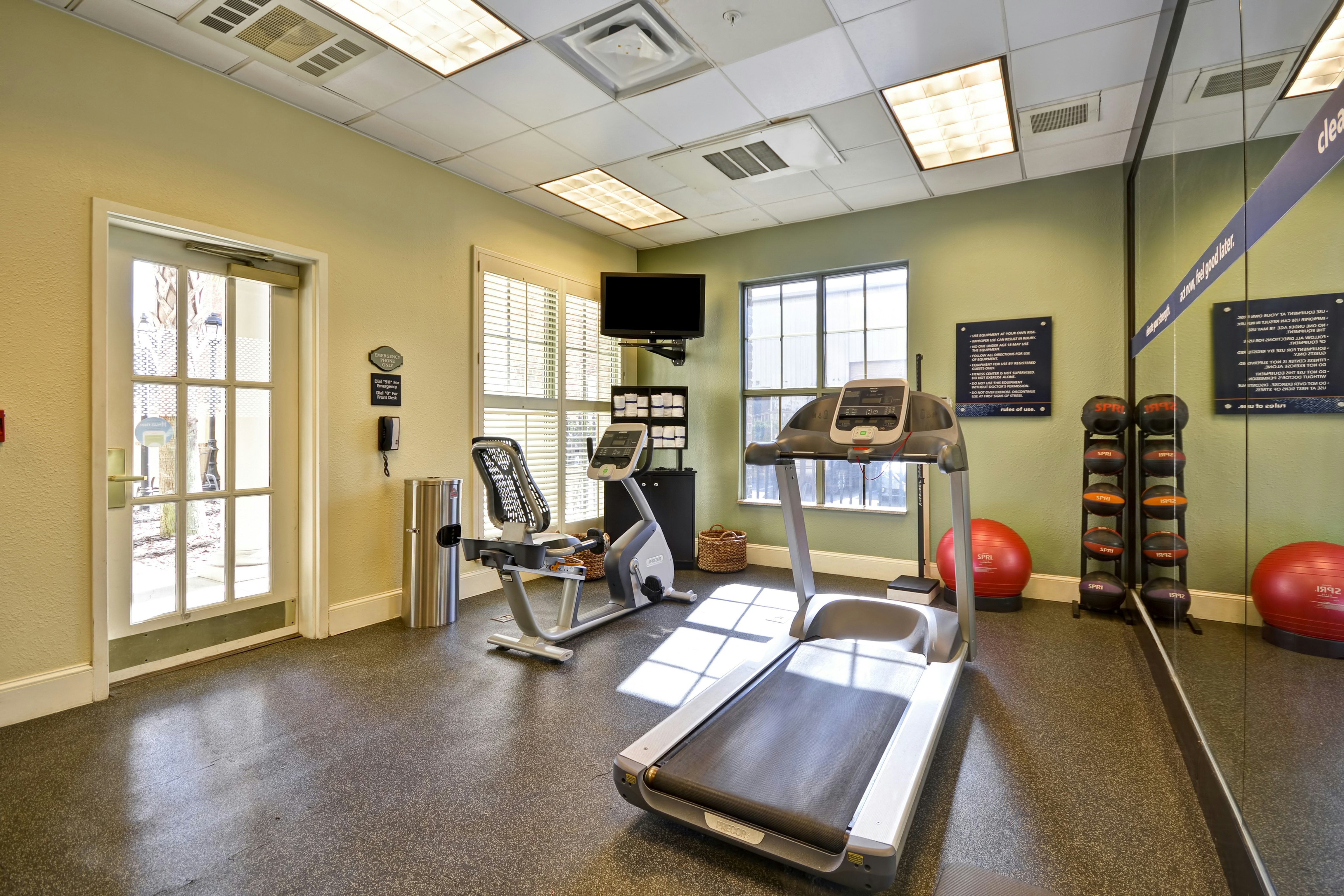 Hampton Inn and Suites Savannah Historic District 33/77
