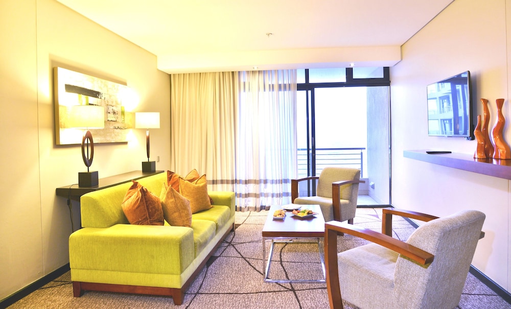 Premier Hotel East London ICC 53/75
