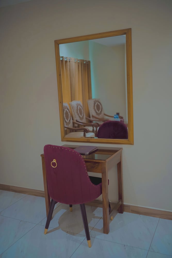 Hotel Pearl Inn 14/64