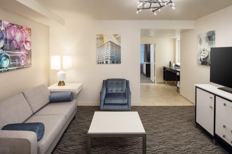 DoubleTree Suites by Hilton Detroit Downtown - Fort Shelby 30/59