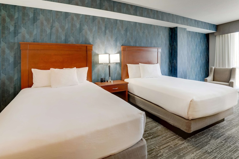 غرفة كبيرة بسريرين كوين، Drury Inn Suites Denver Westminster 4/10