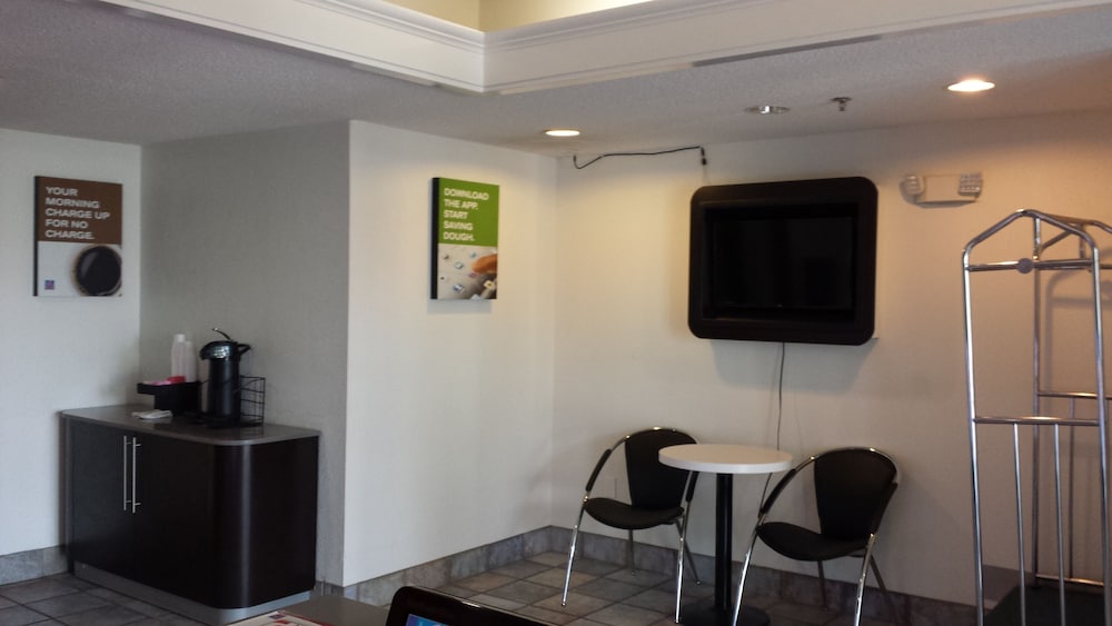 Motel6 San Antonio, TX - South 44/58