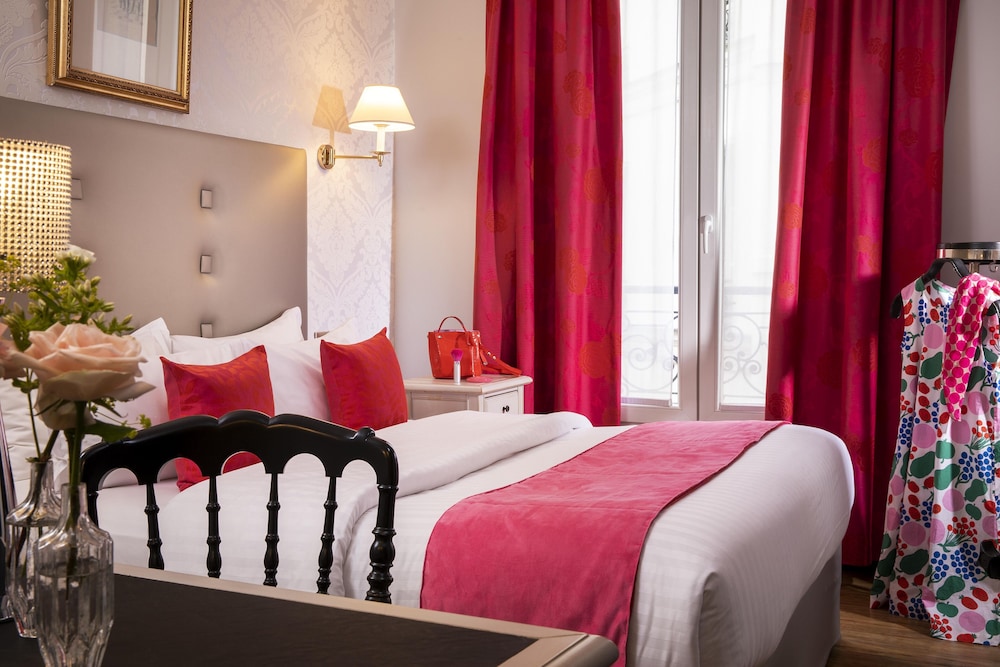 Hotel Plaza Elysees 13/50