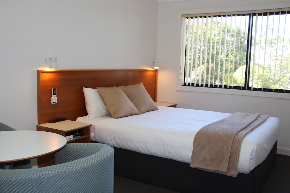 PIONEER WAY MOTEL 12/55
