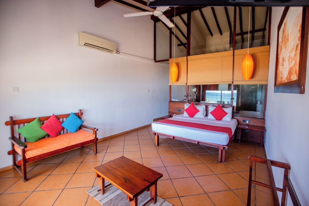 The Beach Cabanas 4/45